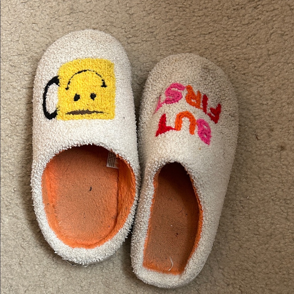 Womens used worn slippers - Picture 2 of 5